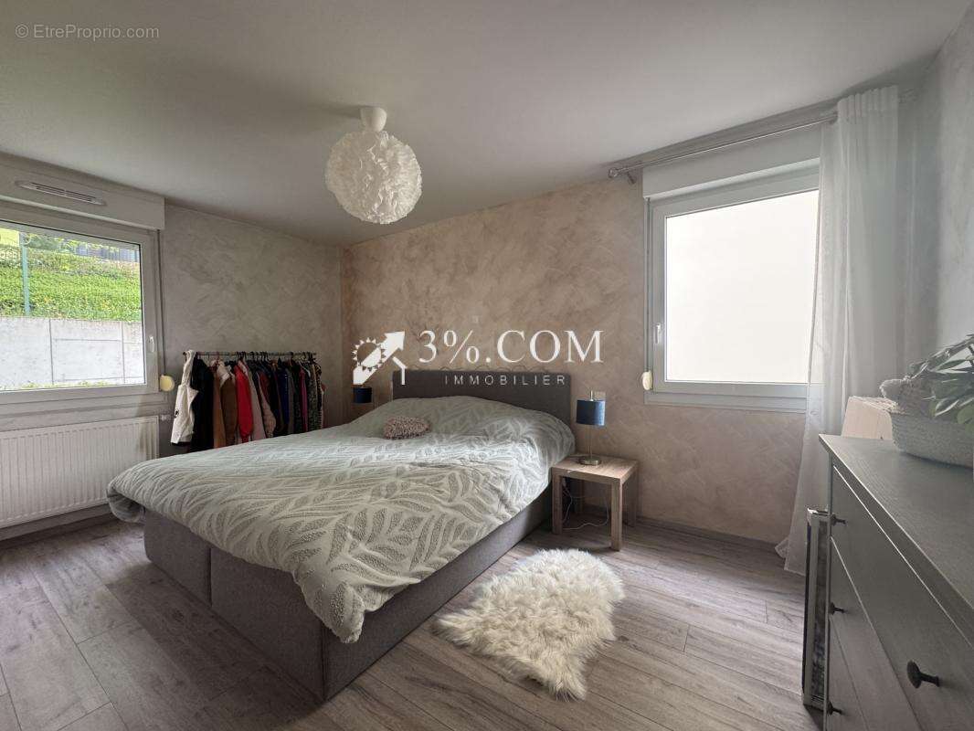 3%COM beau F3 avec terrasse et 2 places de parking- cave - photo 10
