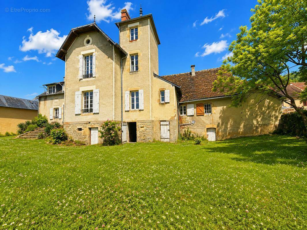 Maison à CRUX-LA-VILLE