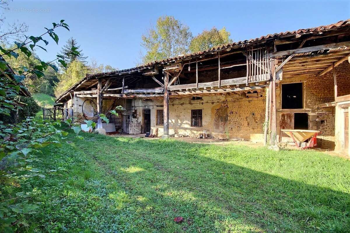 Maison à CHEVRIERES