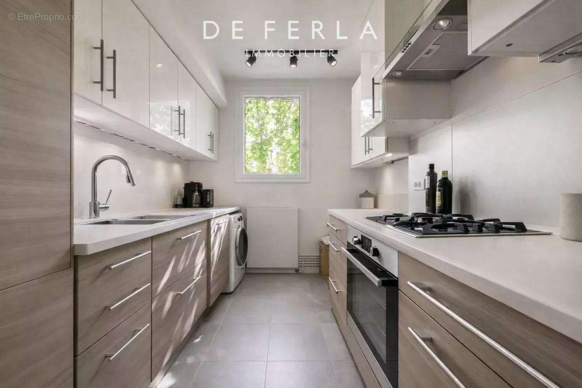 Appartement à PARIS-15E