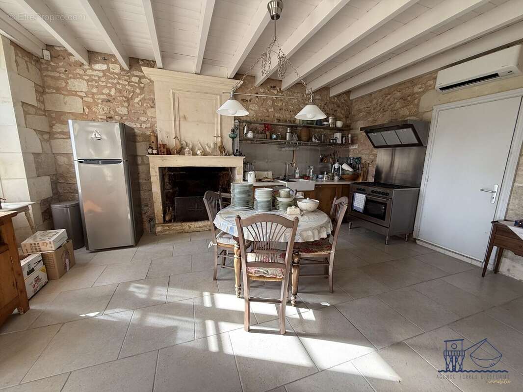 Maison à SAINT-FORT-SUR-GIRONDE