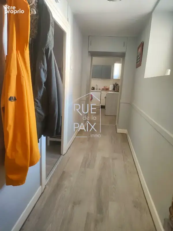 Immeuble Mirebeau 358 m2 - 6 logements + dépendances - photo 10