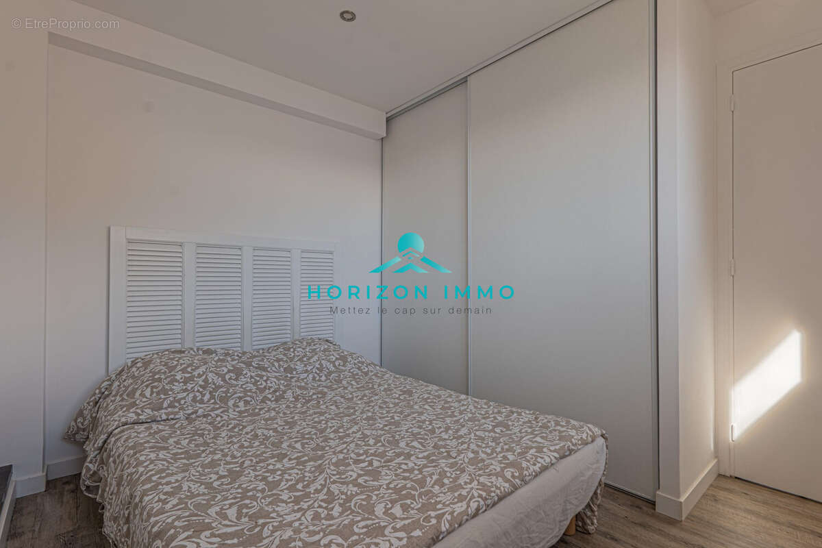 Appartement à SAINT-LAURENT-DU-VAR