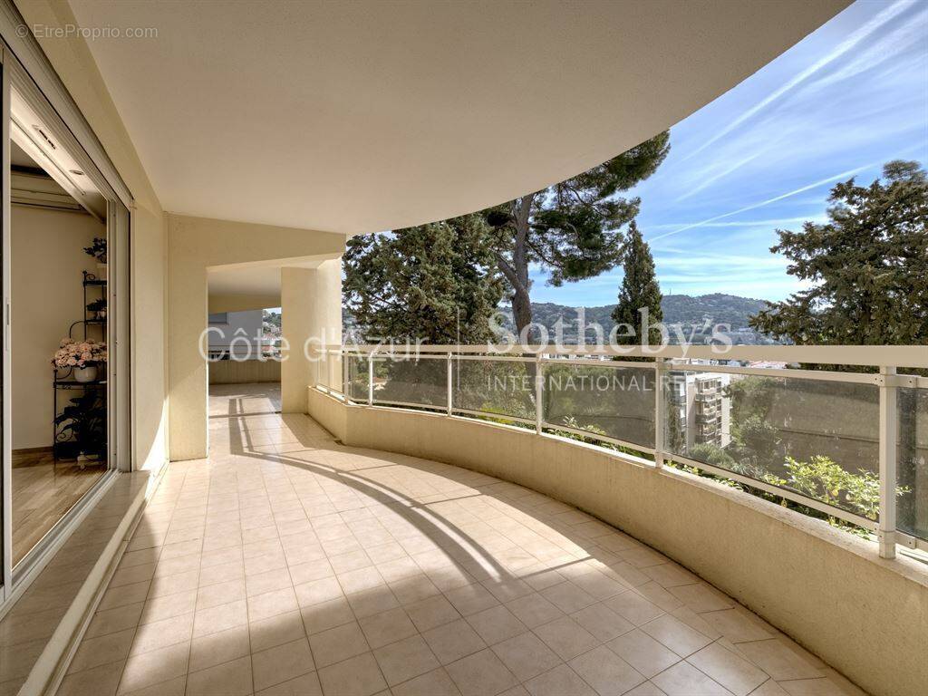 Appartement à LE CANNET