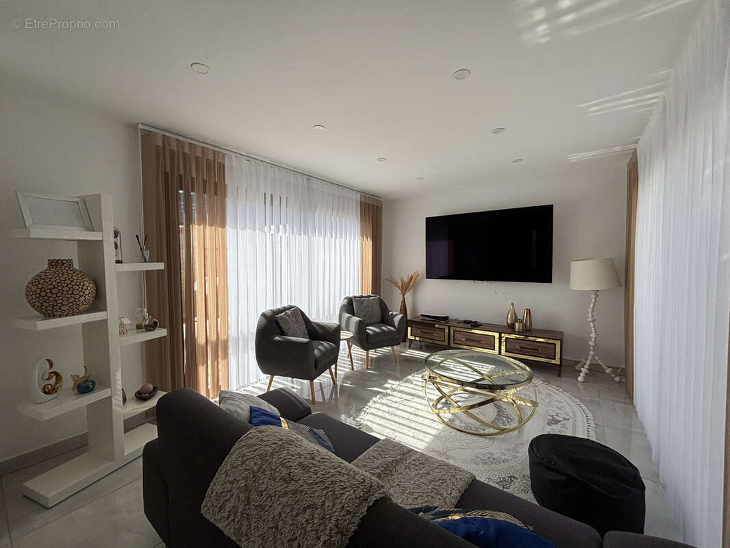 Maison à LIVRON-SUR-DROME