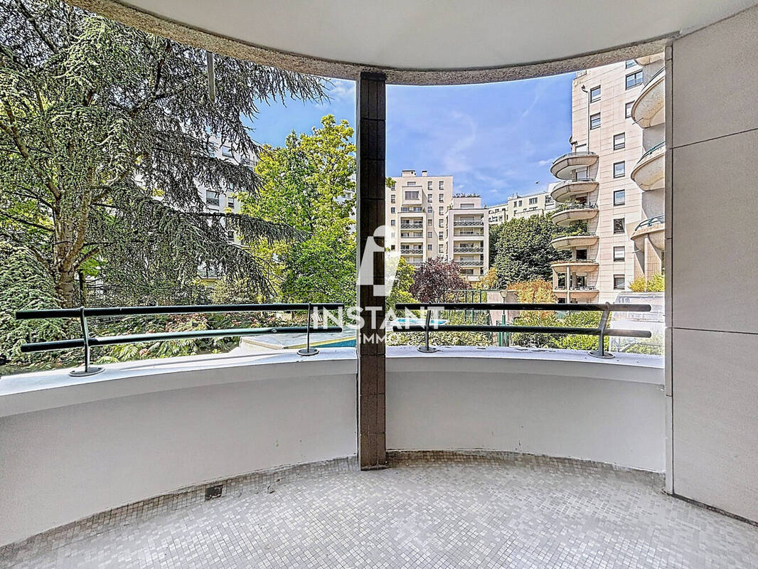 Appartement à CHARENTON-LE-PONT