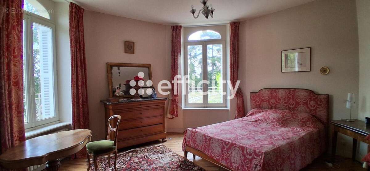 Maison 251 m² à Saint-Christophe-Le-Jajolet  - photo 11