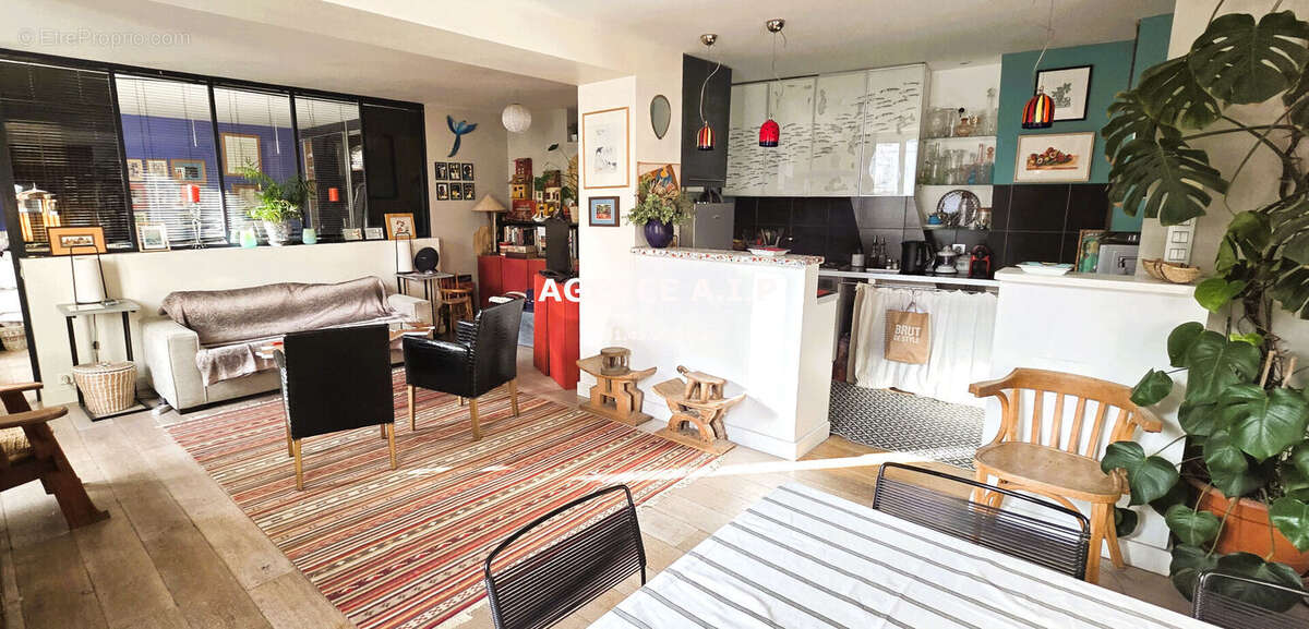 Appartement à PARIS-10E