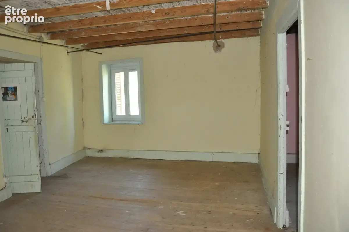 Maison en pierre de granite à fort potentiel aménageable, avec un petit terrain, et une vue exceptionnelle... - photo 12
