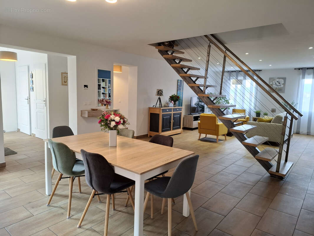 Appartement à OINGT