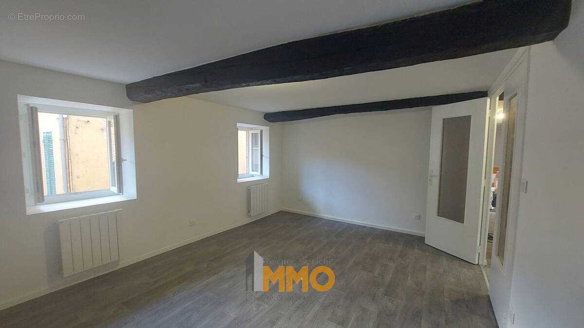 Appartement à L'ARBRESLE