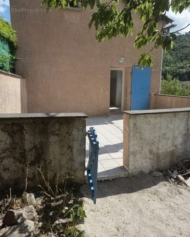 Maison à PONT-DE-LABEAUME