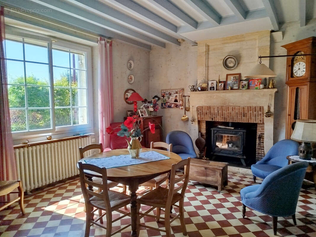 Maison à LAMOTHE-MONTRAVEL