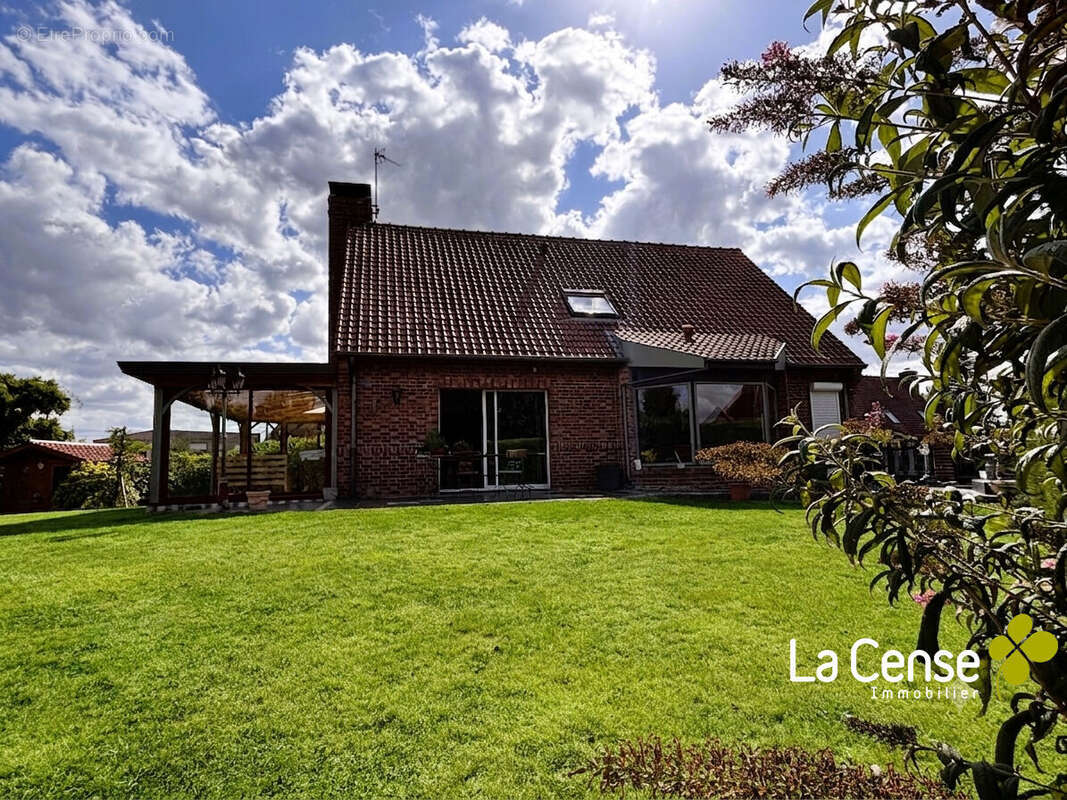 Une Exclusivité La Cense - Individuelle semi plain pied et entièrement excavée sur + de 700m². - photo 2