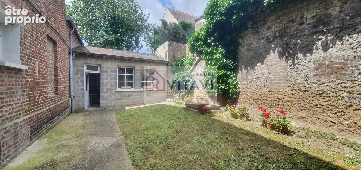 À vendre   Maison de ville à Beauvais avec jardin et garage. - photo 9