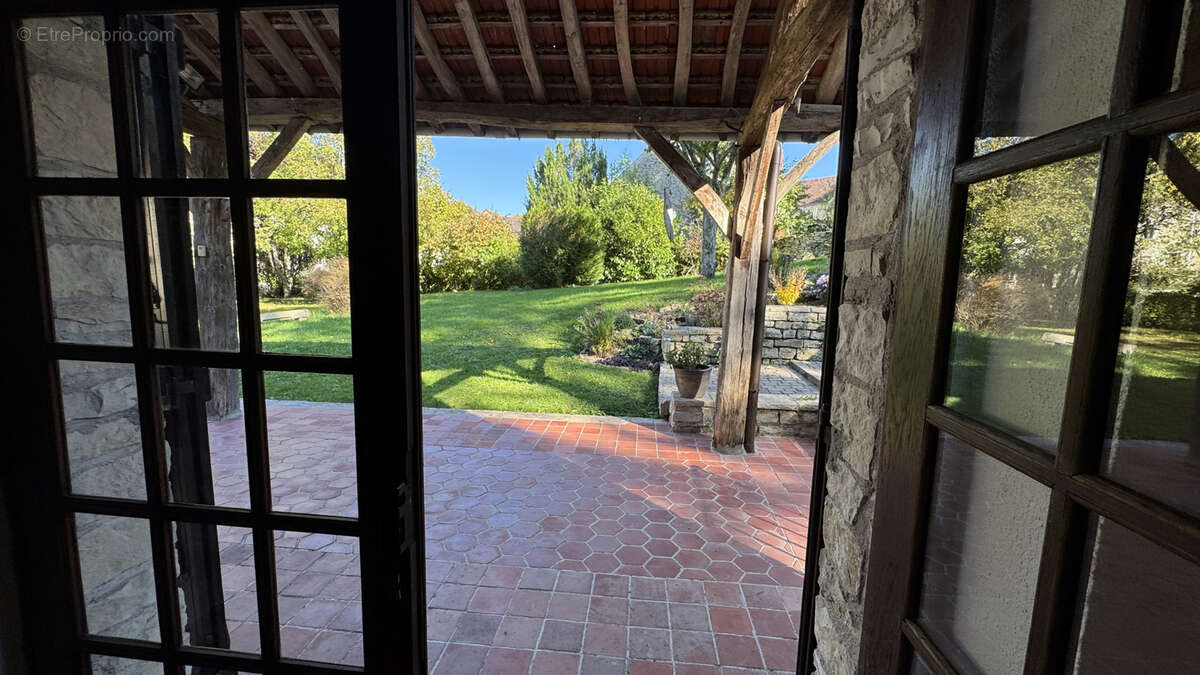 Maison à JOUX-LA-VILLE