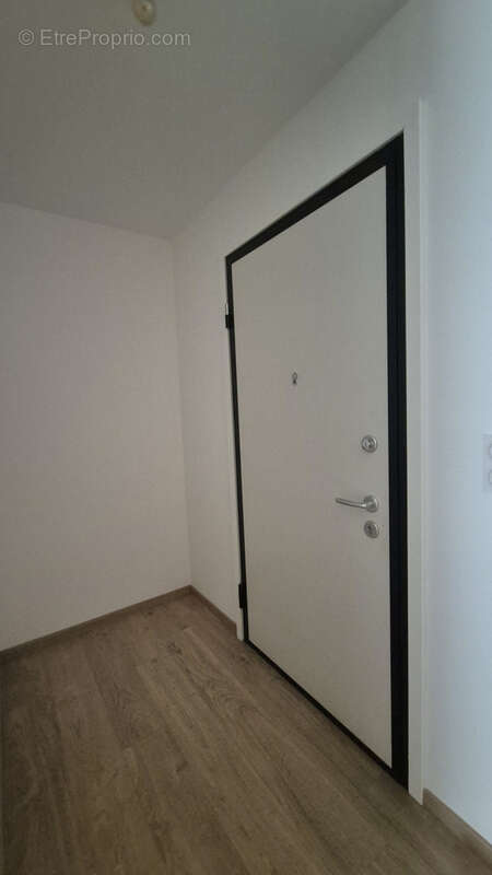 Yutz Aéroparc   T3 de 62,67 m2 avec terrasse et parking - photo 12