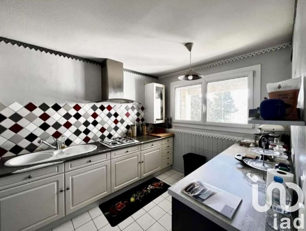 Photo 3 - Appartement à SAVIGNY-LE-TEMPLE