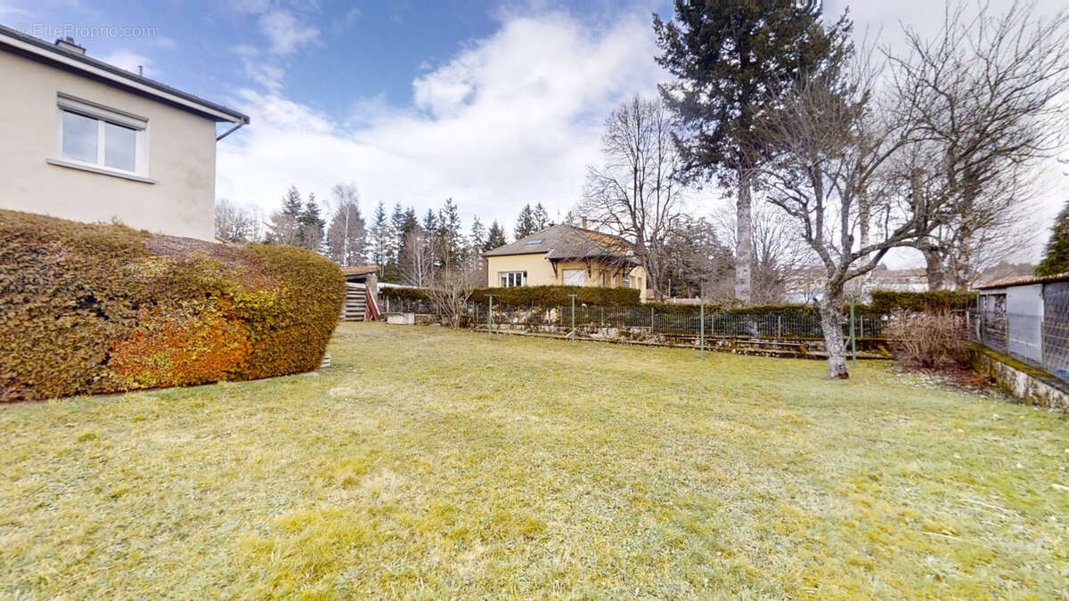 Maison à MONTFAUCON-EN-VELAY