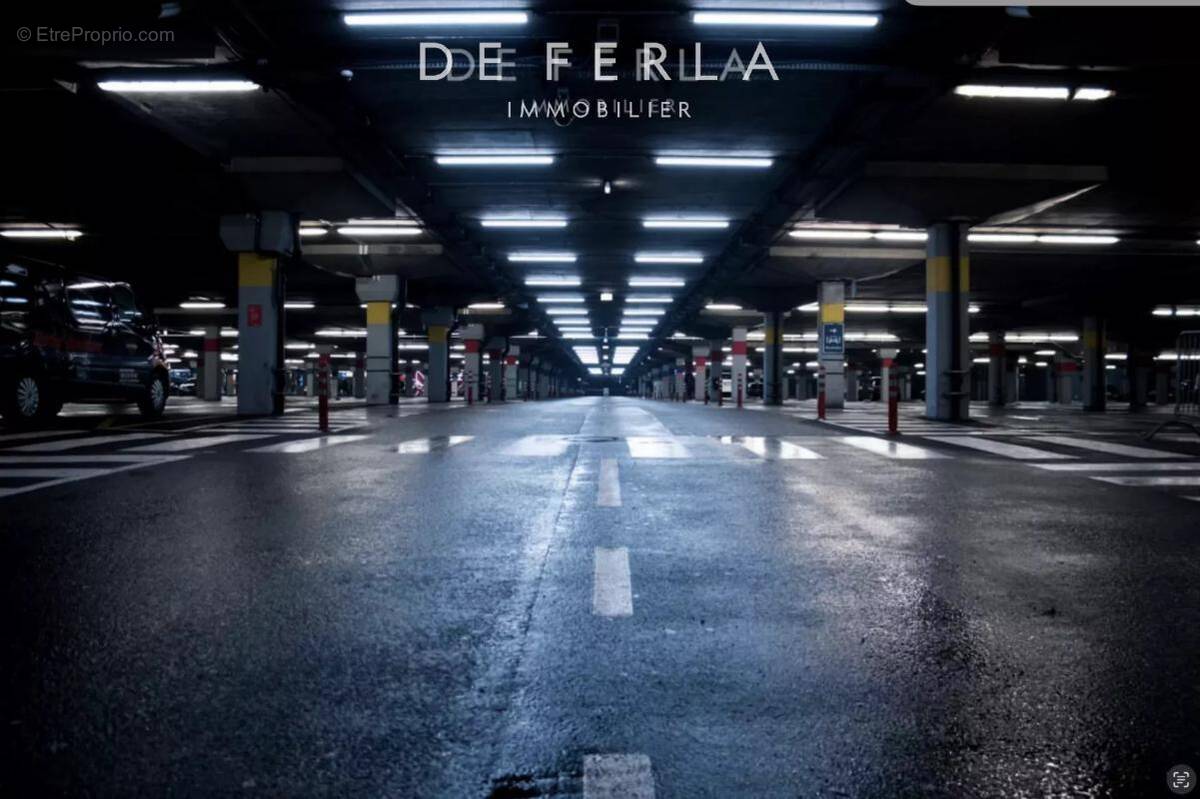 Parking à PARIS-15E