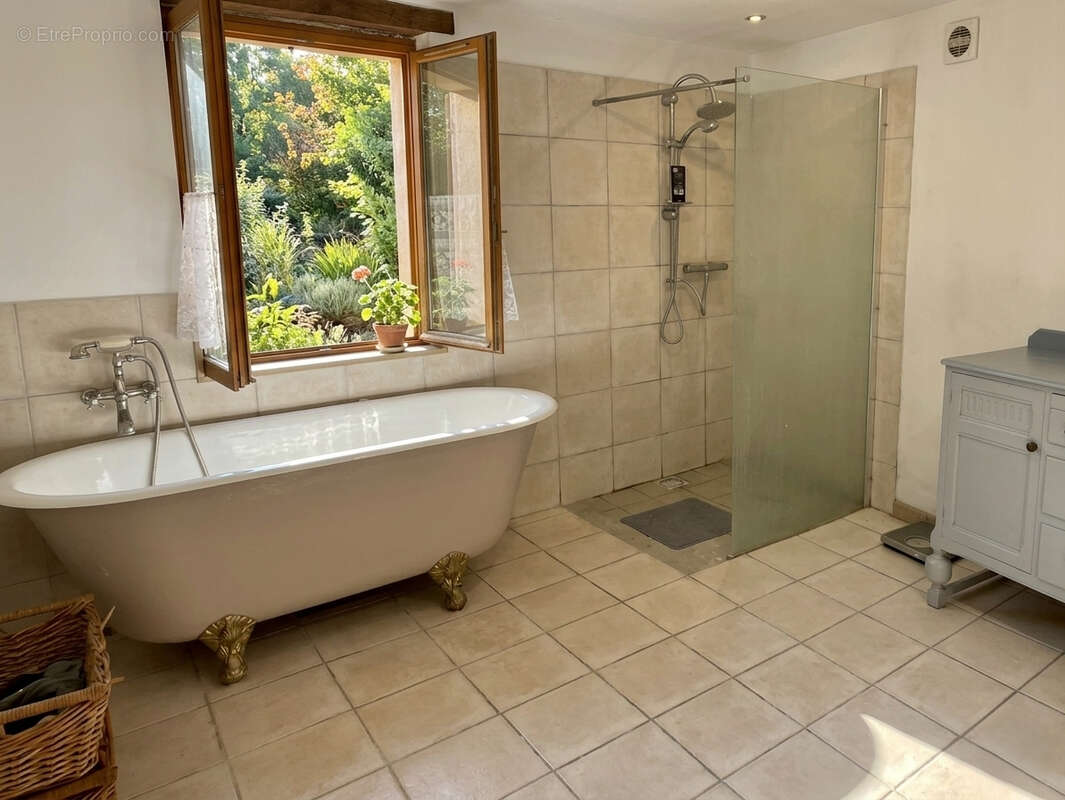 Maison à FONTAINE-CHALENDRAY
