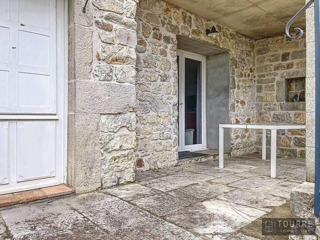 Maison à BERRIAS-ET-CASTELJAU