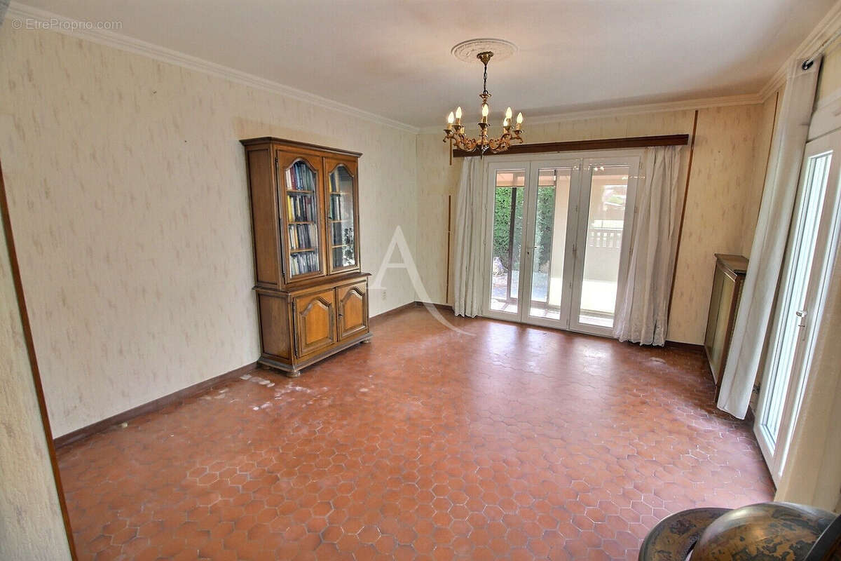Villa de type f4 de 110 m² sur terrain  piscinable 3 faces de 312 m²  + garage - photo 4