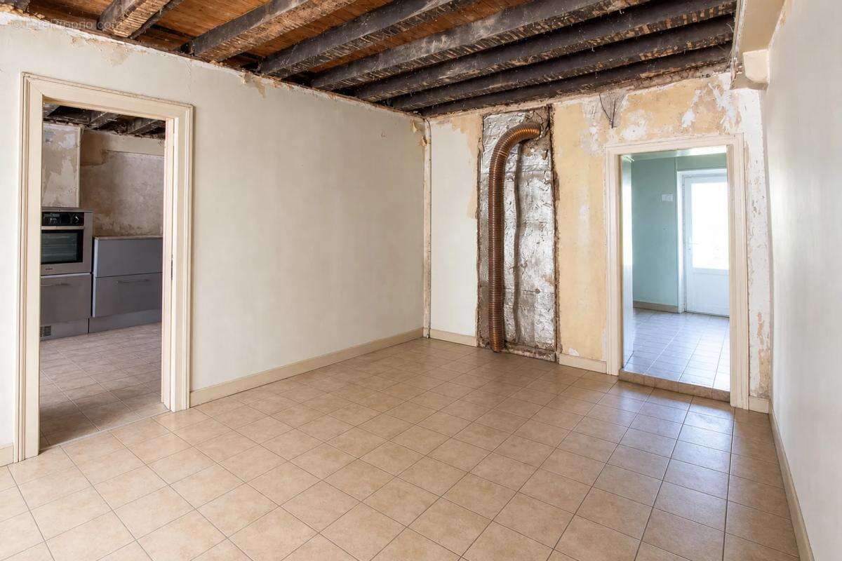 Grande maison de ville avec jardin clos et fort potentiel locatif au cœur de La Souterraine - photo 9