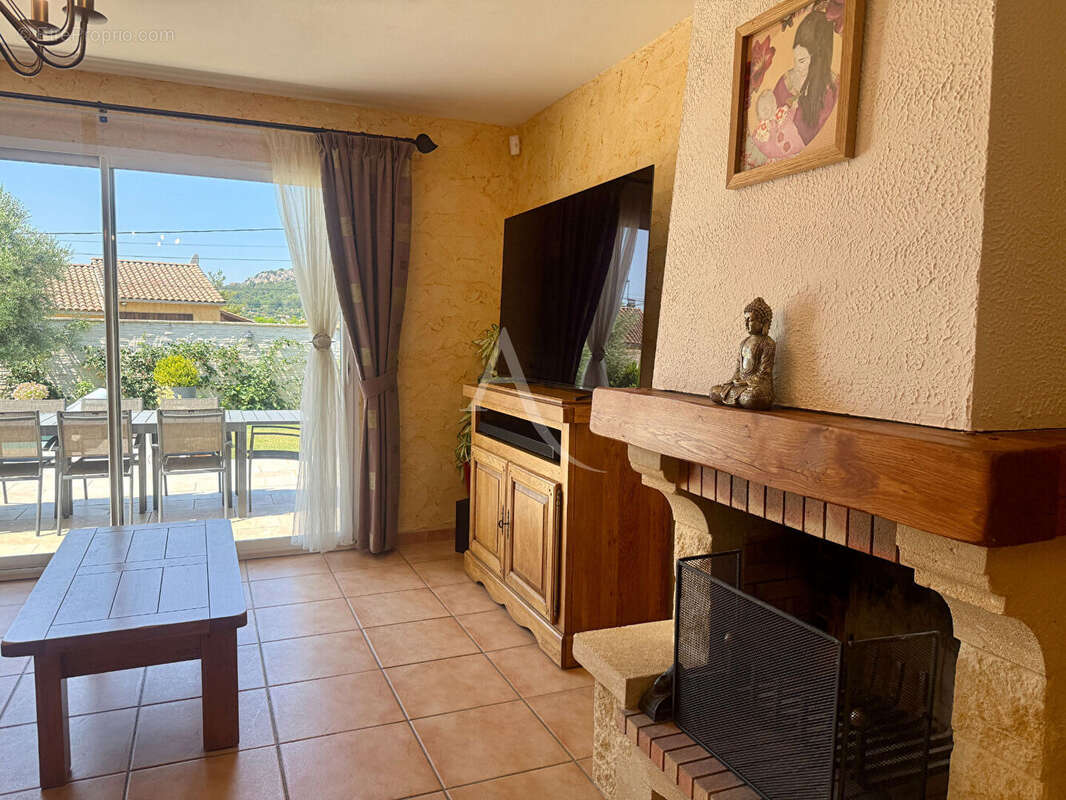 Superbe villa de plain-pied, au calme, piscine ,proche commodités - photo 8