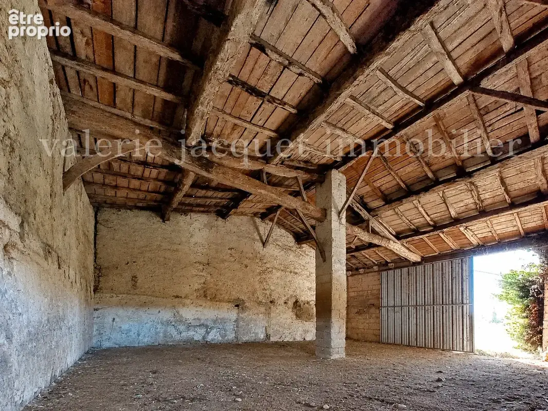 LUSSAC   Ensemble immobilier à rénover avec deux granges et fort potentiel d'évolution - photo 14