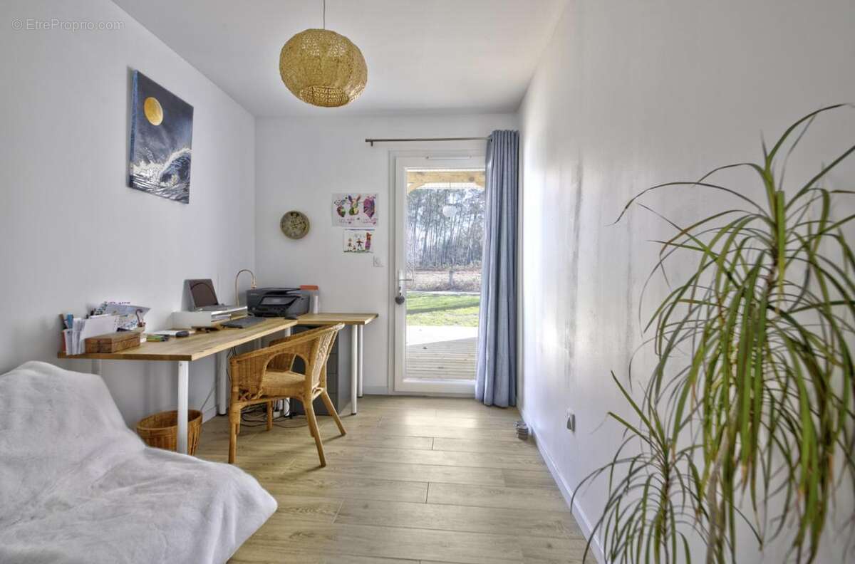 Maison 193 m² à Parentis-En-Born  - photo 3