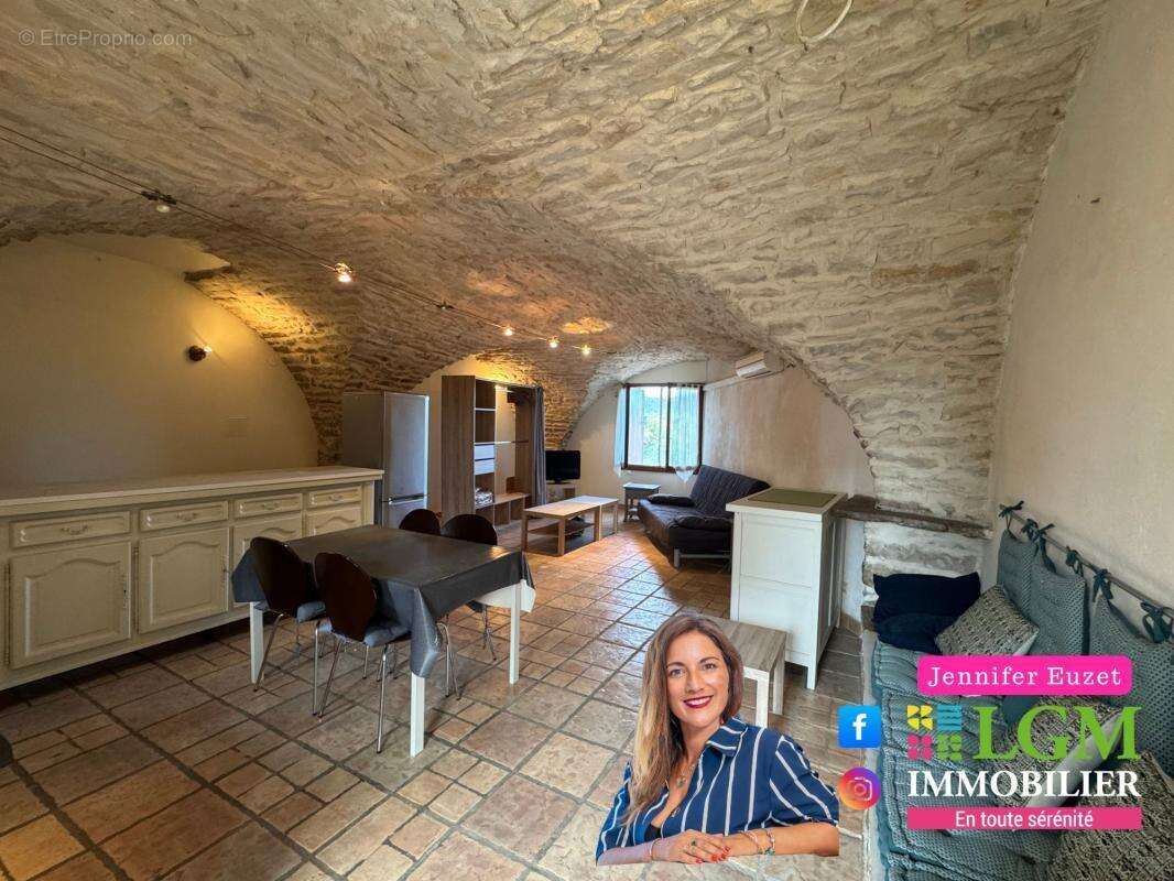 Studio avec terrasse/ Lancyre - photo 3
