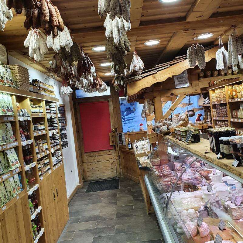 Commerce à NOTRE-DAME-DE-BELLECOMBE