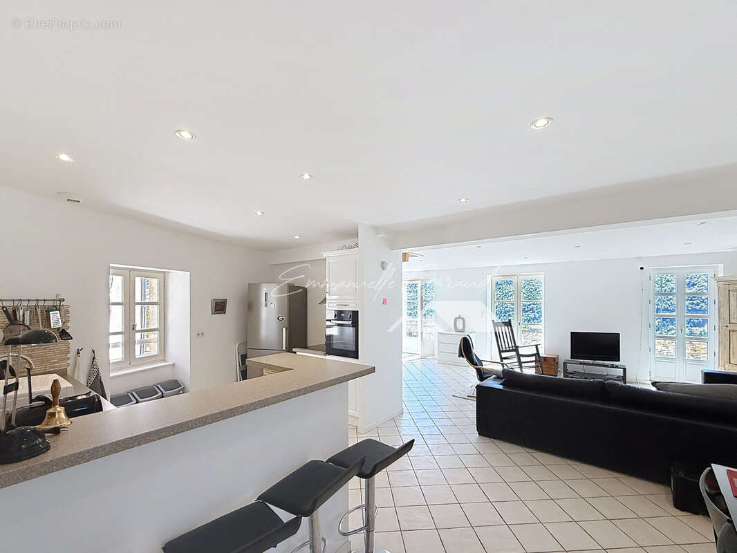 Maison à MOSTUEJOULS