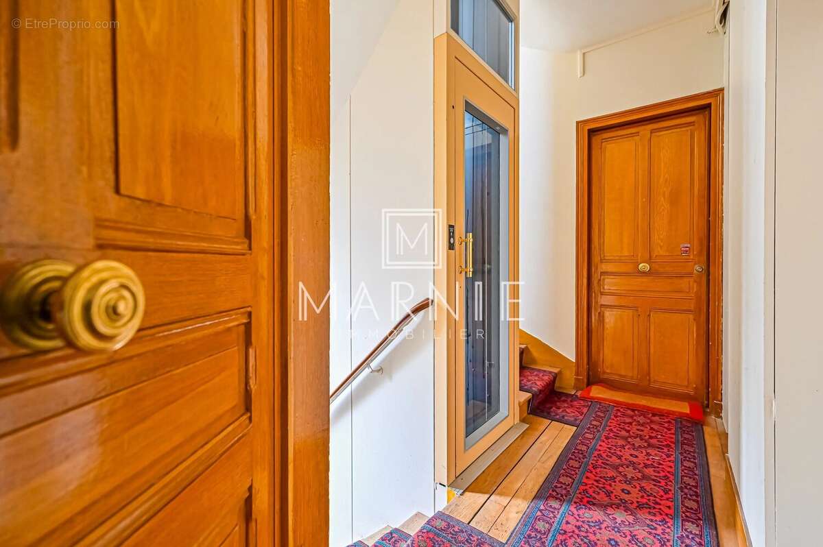 Appartement à PARIS-15E
