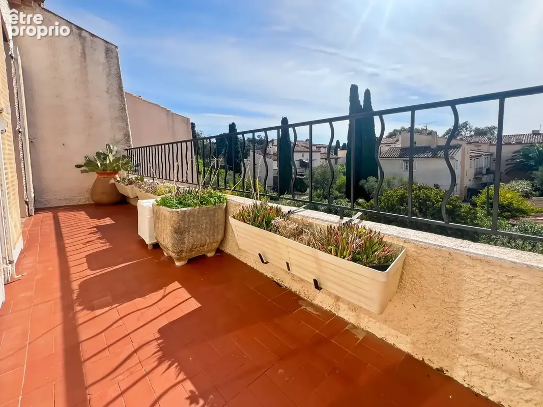Appartement à vendre 4 pièces PORQUEROLLES (83), rare à la vente appartement 2 terasses et cave, vue et calme - photo 34