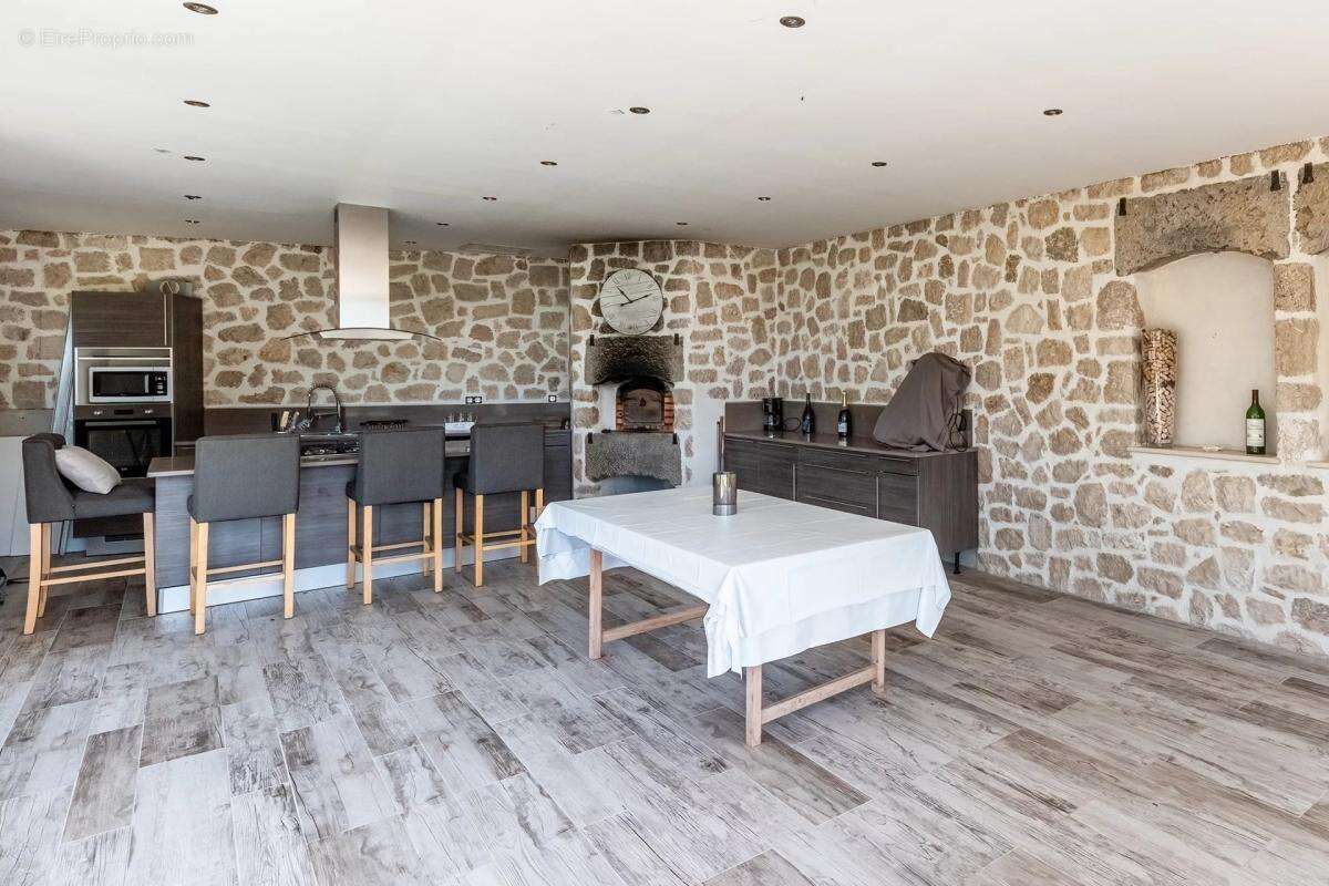 Maison à LA MOTTE
