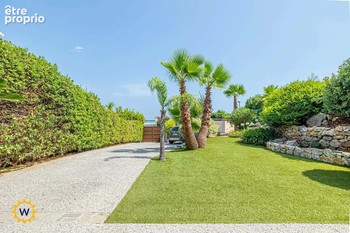 Domaine Hameau de Puissanton – Maison 148m² avec vue mer panoramique, jardin, piscine et tennis - photo 3