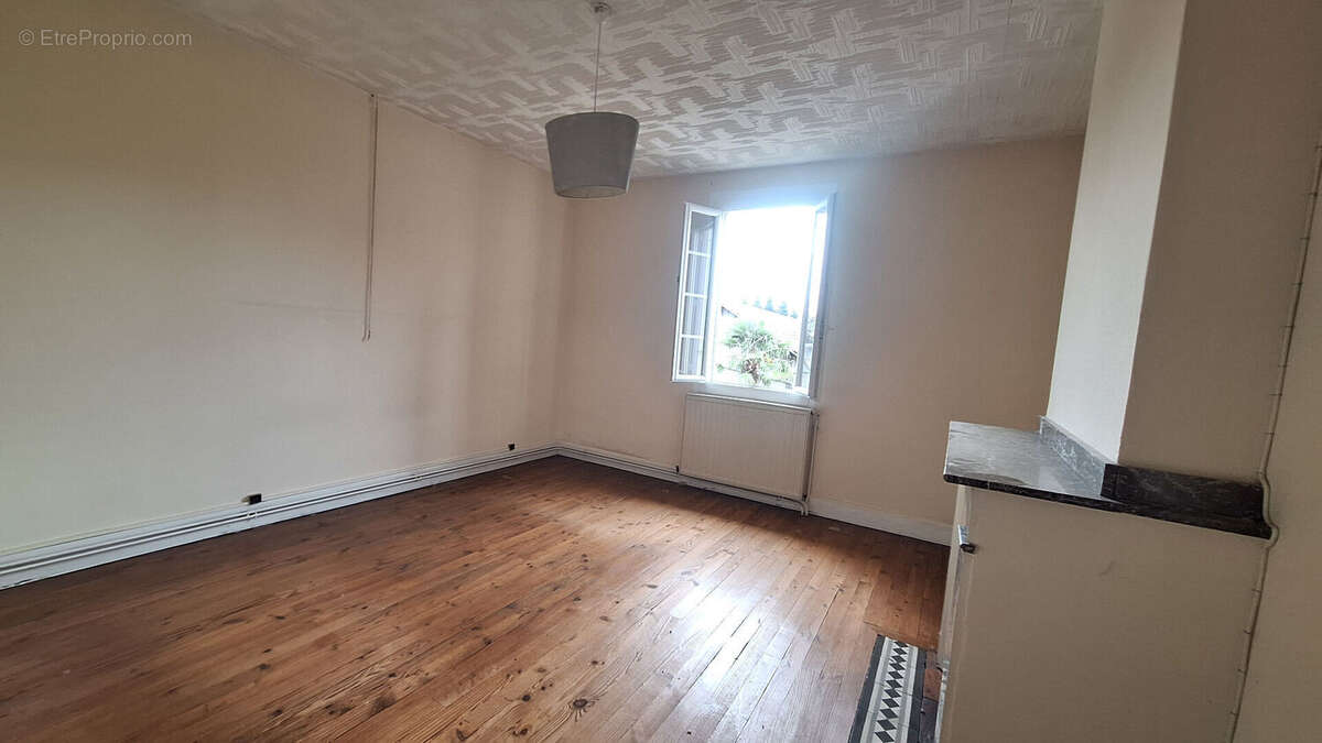 Appartement à SAINT-MARTORY