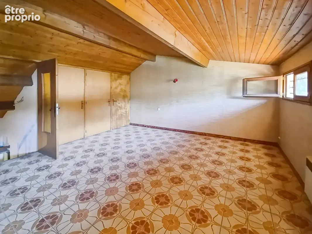 VDO-Vieux Bourg -5 pcs--3/4 Chambres- (+ de 251 m2) Piscine-S/sol Total-Terrain; 600m2 - photo 8