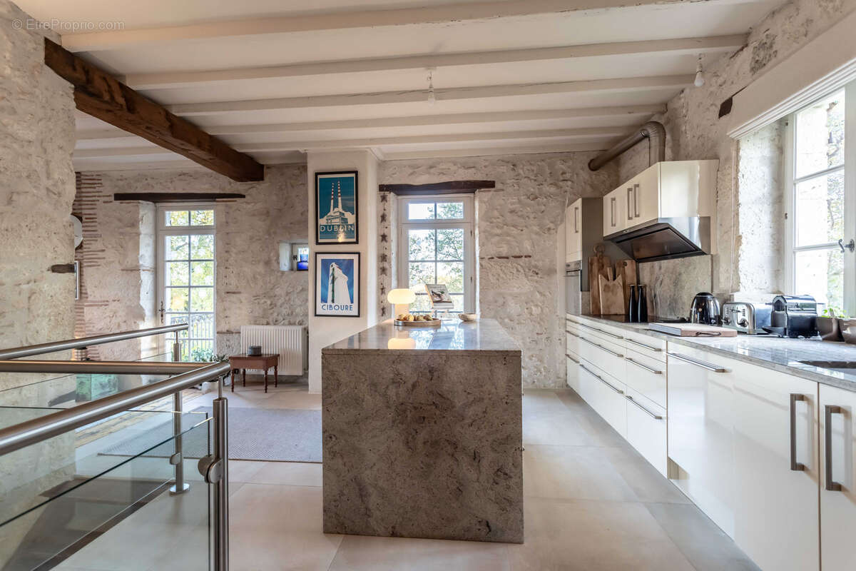 Maison à SAINTE-COLOMBE-DE-VILLENEUVE