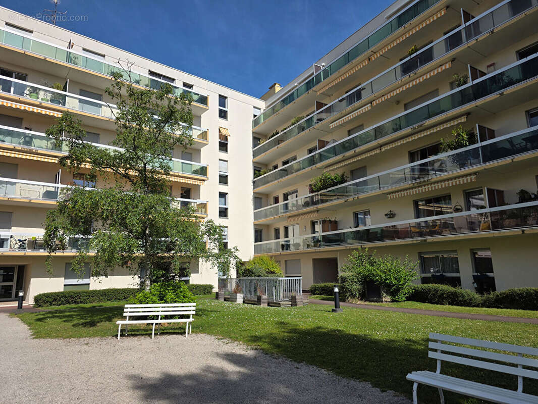 Grand T2 de 61 m²  Dijon Monchapet à rafraichir - photo 2