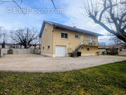 Maison à DOMPIERRE-SUR-VEYLE