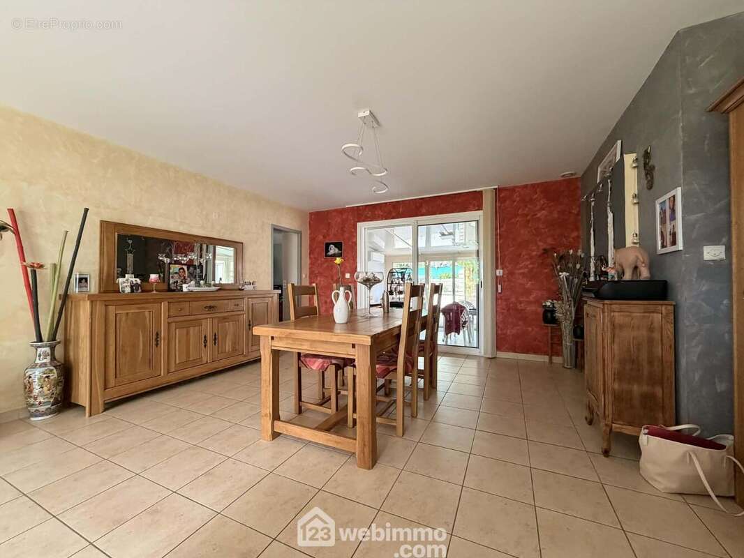 Le salon, salle à manger de 26,6 m2,