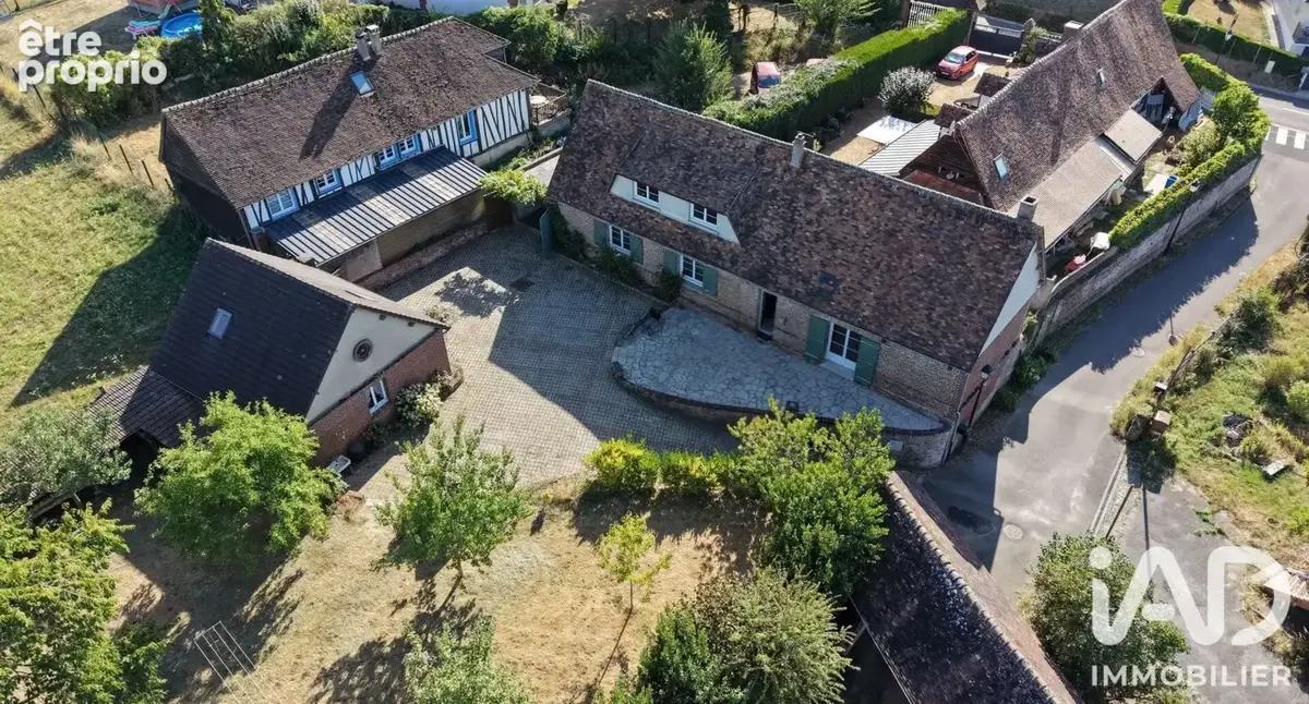 Photo 1 - Maison à LE MONT-SAINT-ADRIEN
