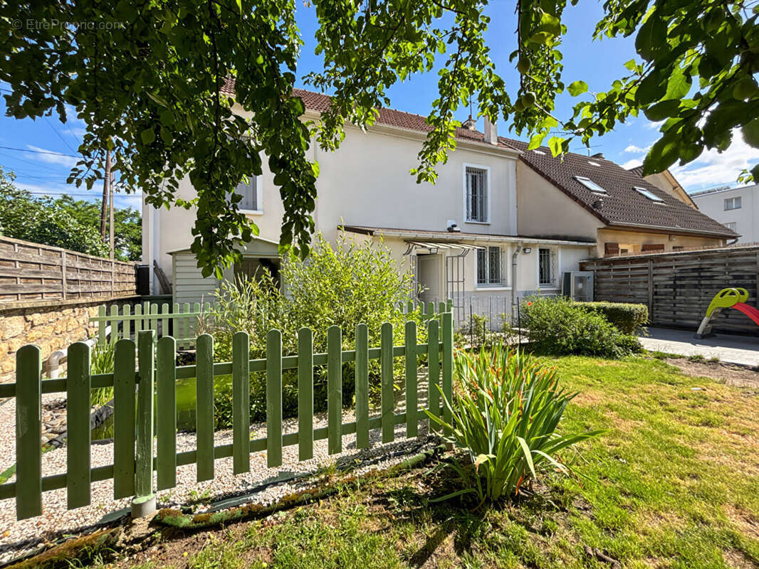 Maison à LES MUREAUX