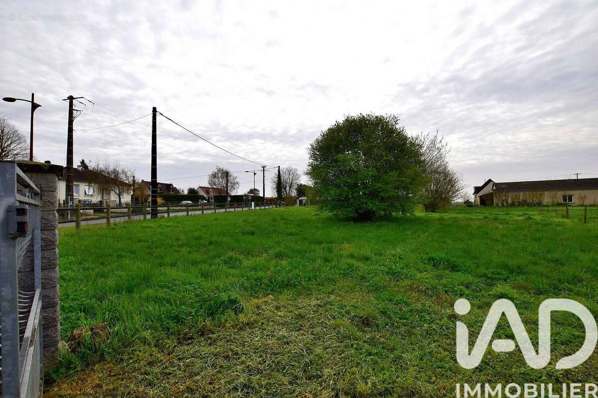 Terrain 782 m² à Sorigny  - photo 3