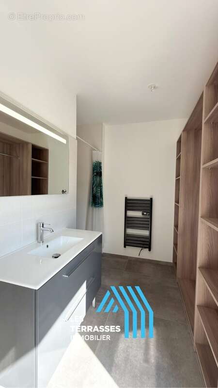 Maison à MONTELIMAR