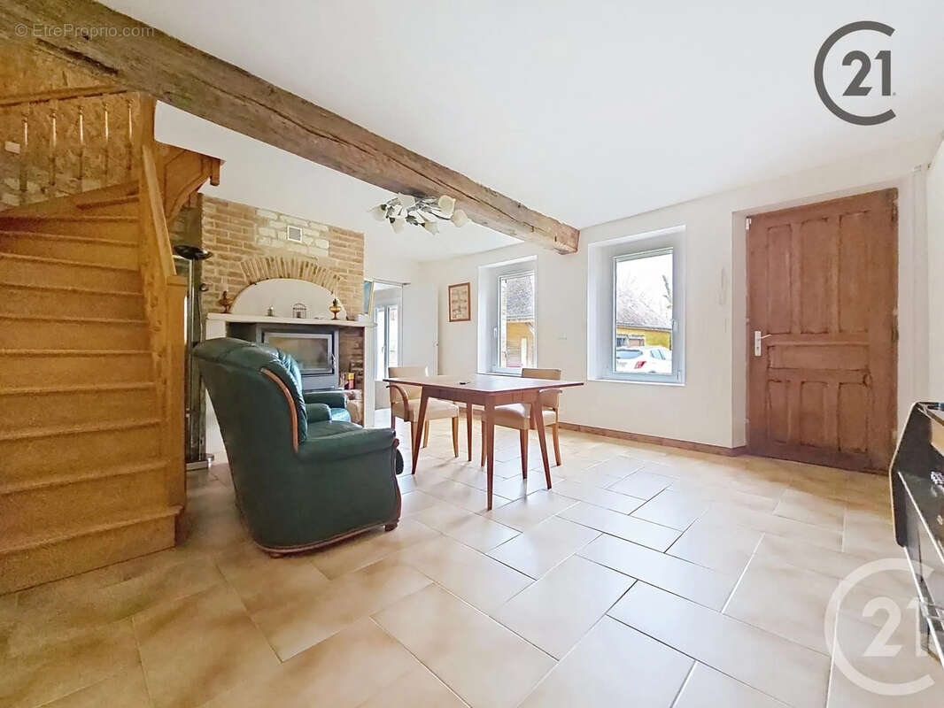 Maison à VILLEMEREUIL