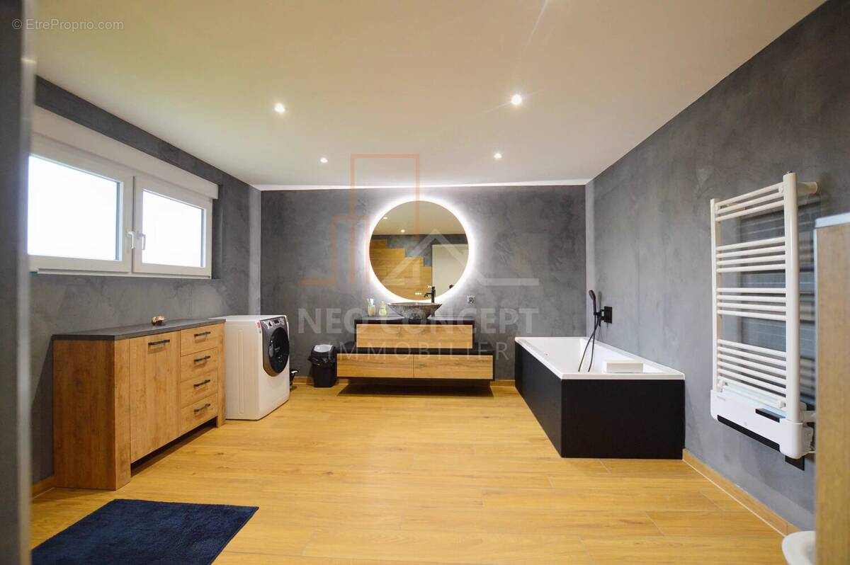 Maison à DIEFFENBACH-LES-WOERTH